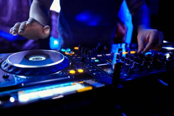 Image de Simulateur prix DJ : estimez votre budget instantanément