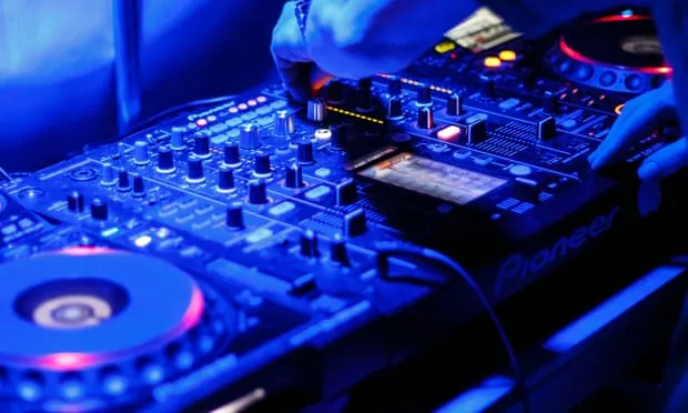 Image de Prix DJ mariage : comment prévoir le bon budget et éviter les mauvaises surprises
