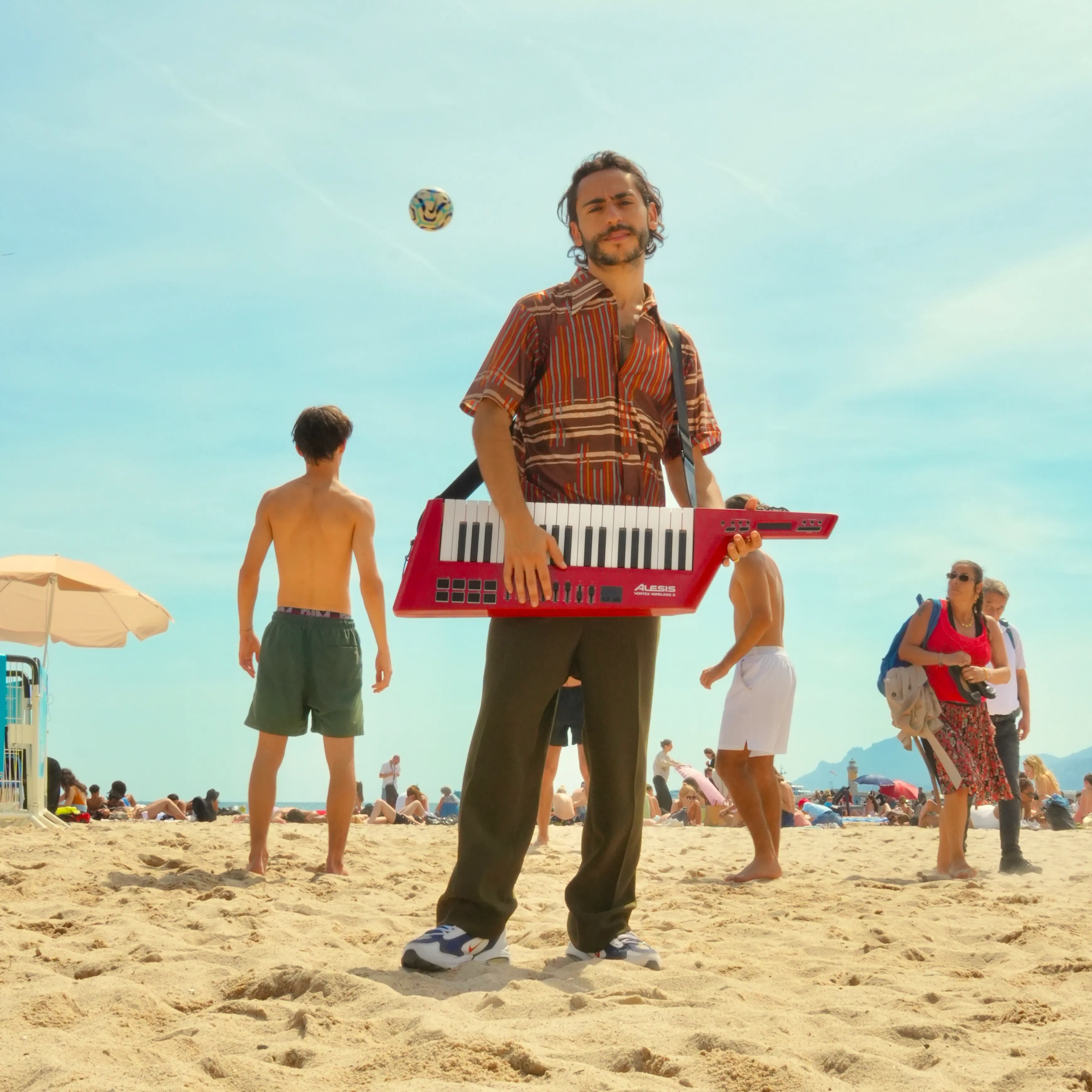 Image de STOPNICKI : le prodige de la Funky Pop électro revient avec Sur Ton Nuage