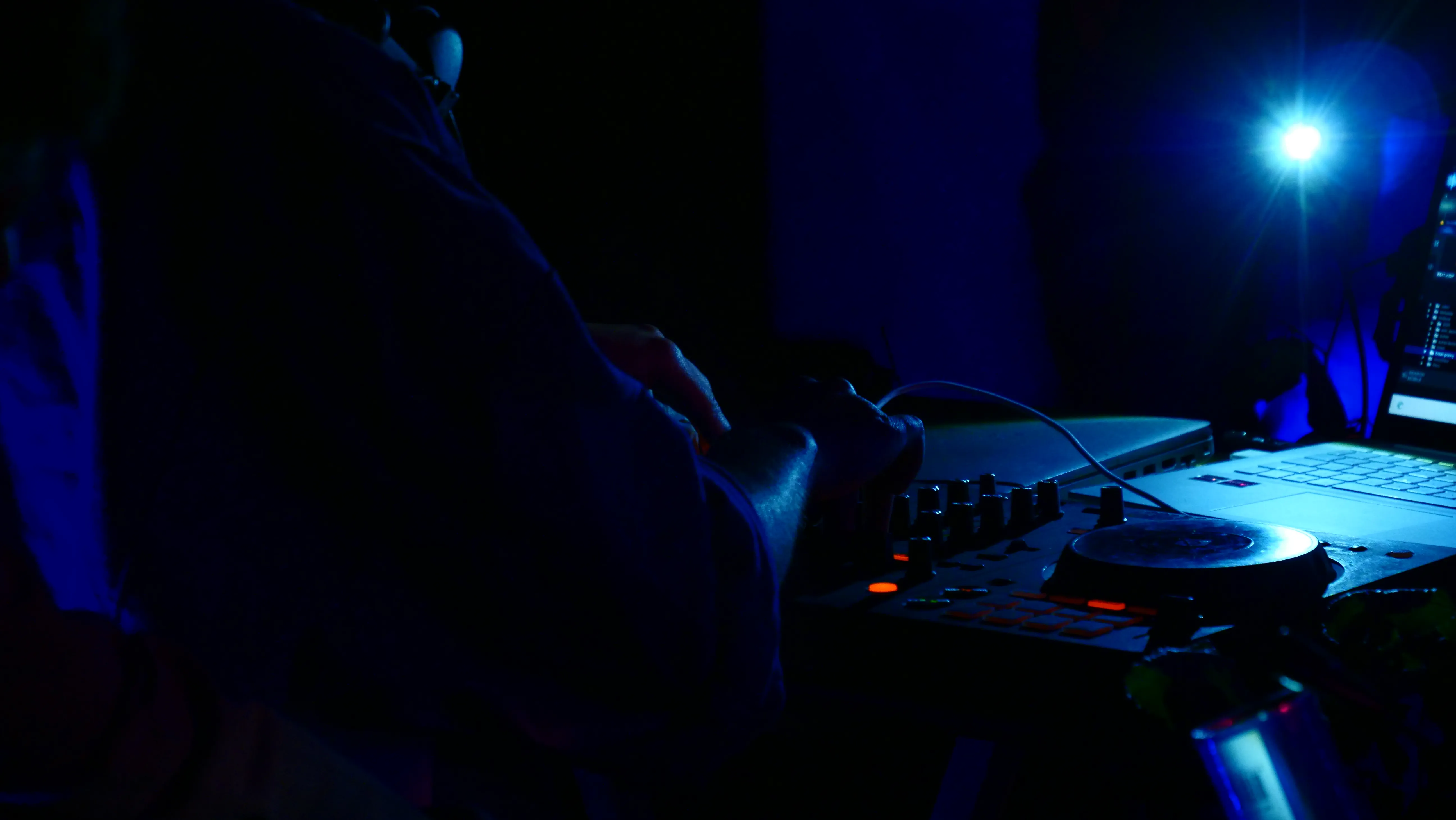 Dj caso